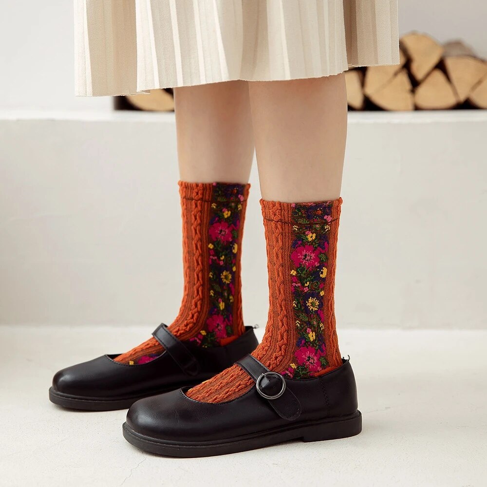 Vimoda™️ Vintage hímzett virágos zokni