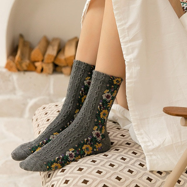 Vimoda™️ Vintage hímzett virágos zokni